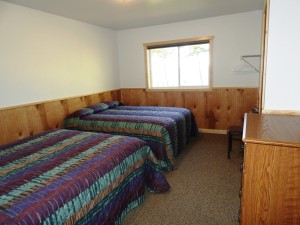 72 Bedroom 2 Queen Beds